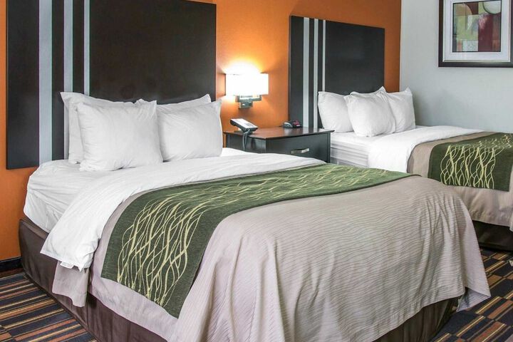 2 Double Beds (7 of 8)