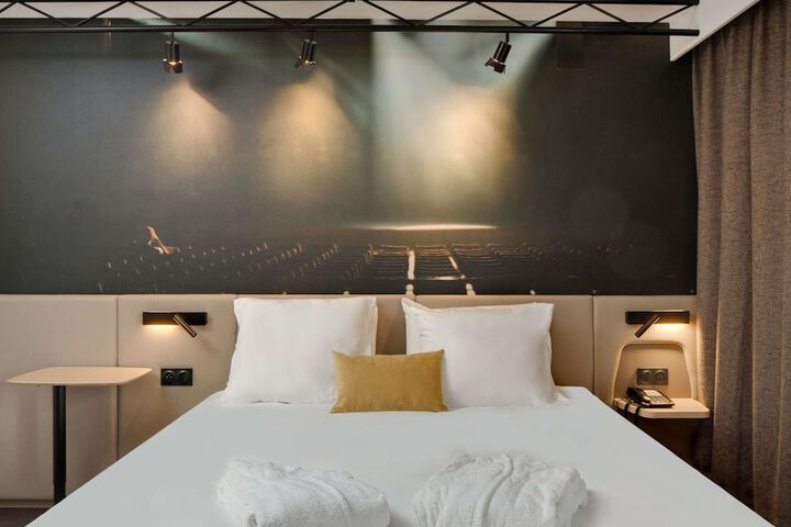 Room 16 of 150