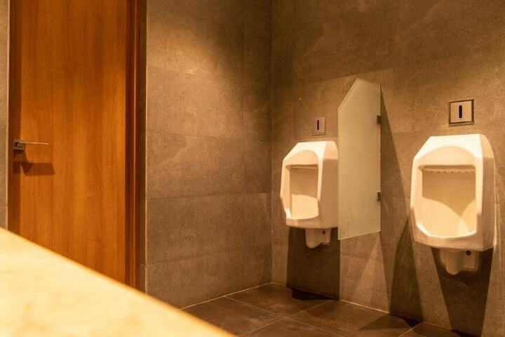 Room 16 of 21