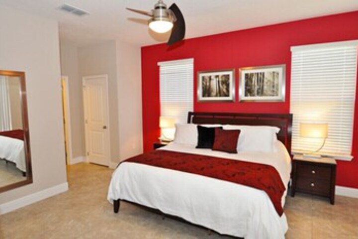 Room 38 of 62