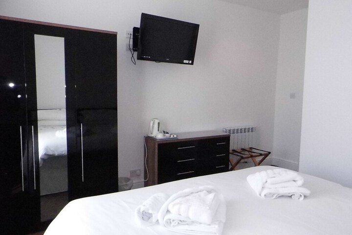 Room 6 of 43