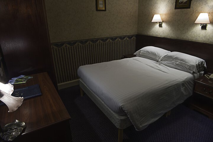 Room 2 of 15