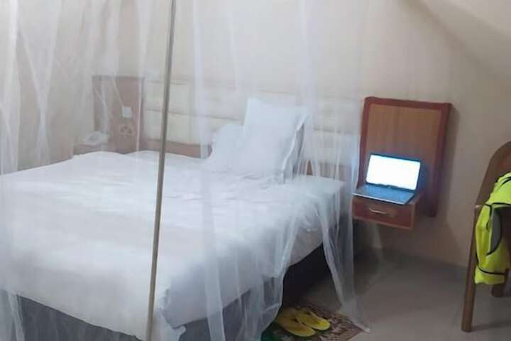 Room 11 of 68