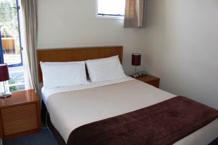 Room 4 of 81