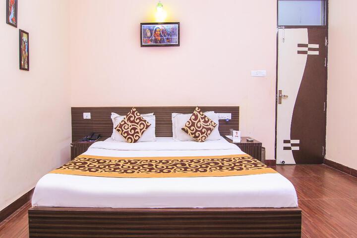 Room 3 of 8