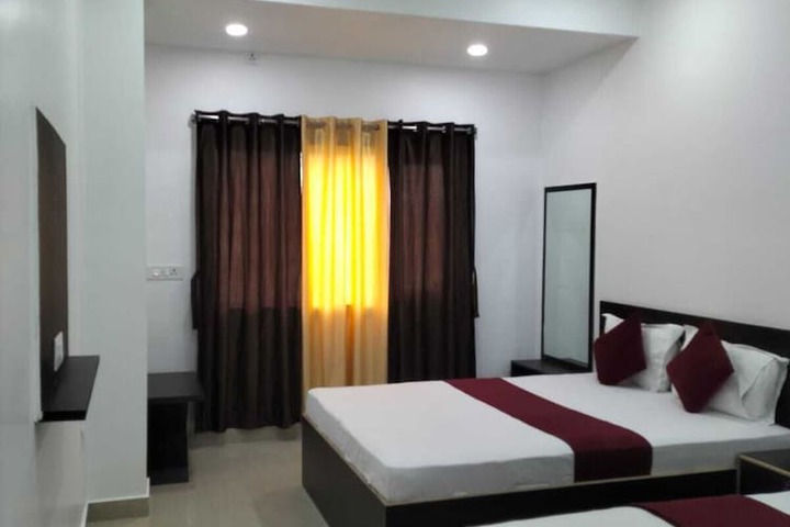 Room 13 of 16