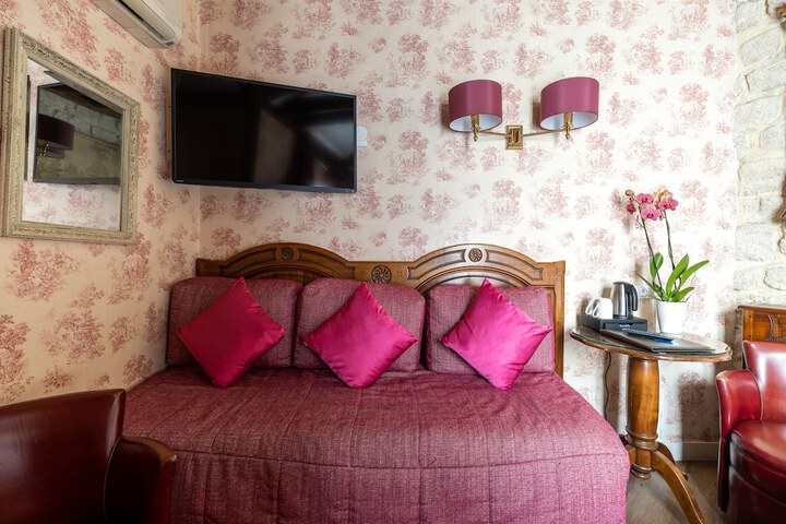 Room 50 of 95