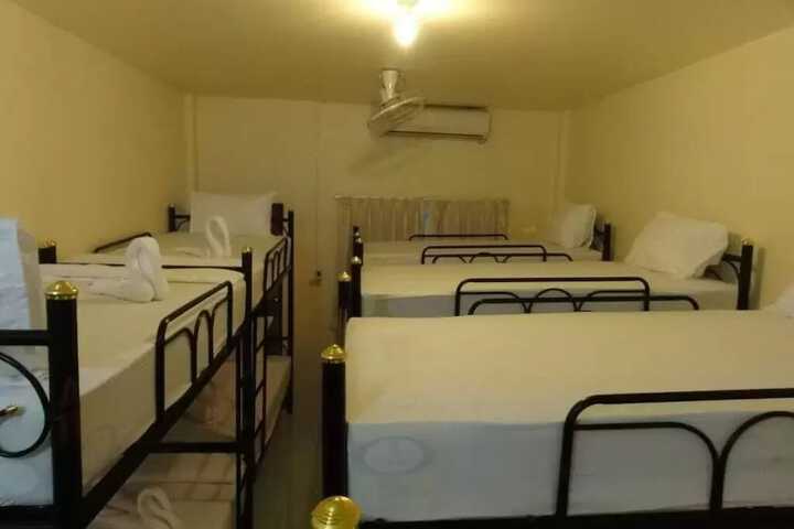 Room 22 of 49