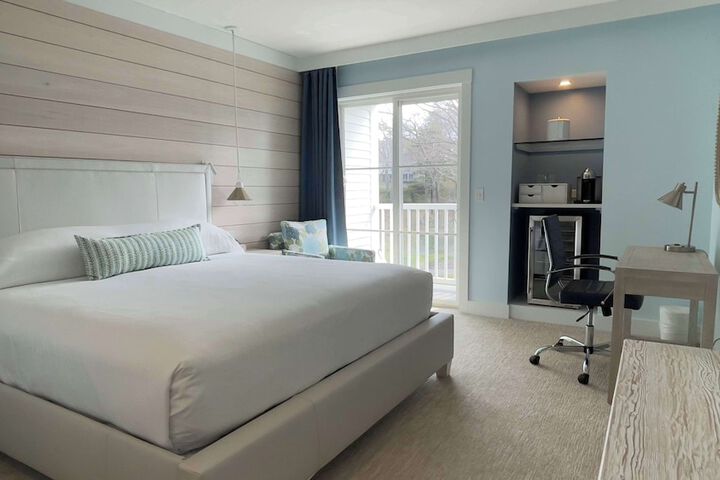 Room 32 of 53