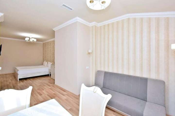 Room 16 of 29