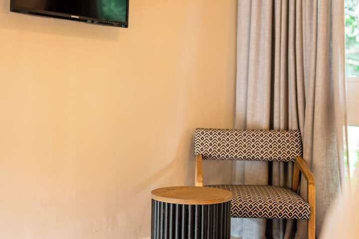 Room 18 of 220