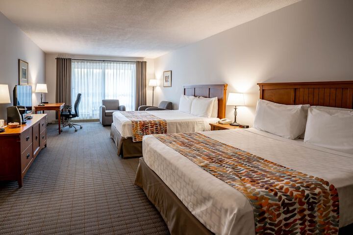 1 Queen Bed (9 of 16)