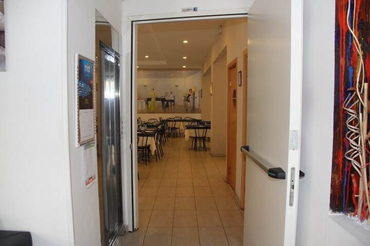 Ballroom/Hall 39 of 59
