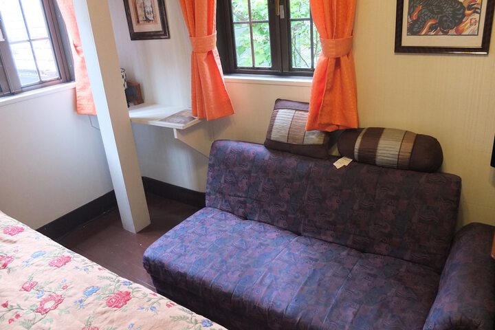 Room 27 of 78