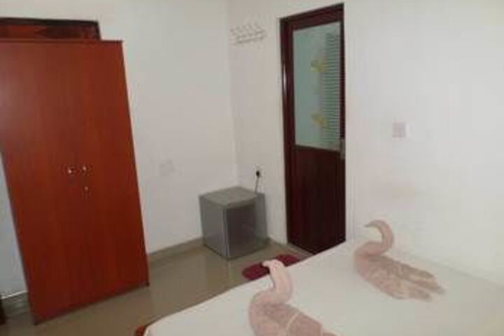 Room 6 of 26