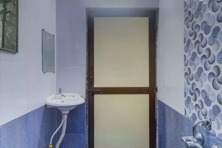 Room 9 of 13