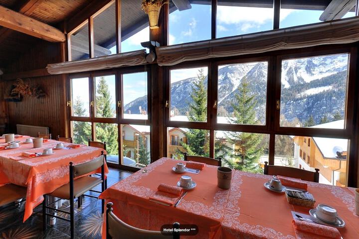 Breakfast area