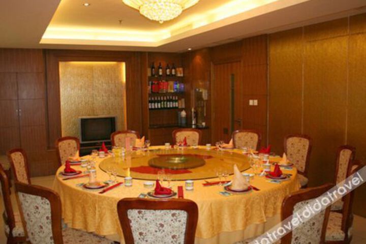 Room 4 of 15