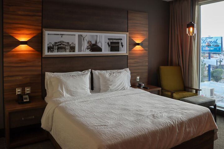 Room 25 of 103