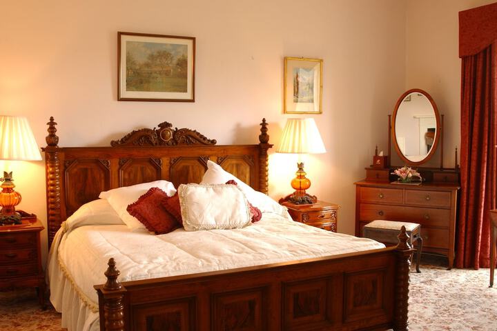 Room 3 of 18