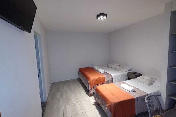 Room 8 of 17