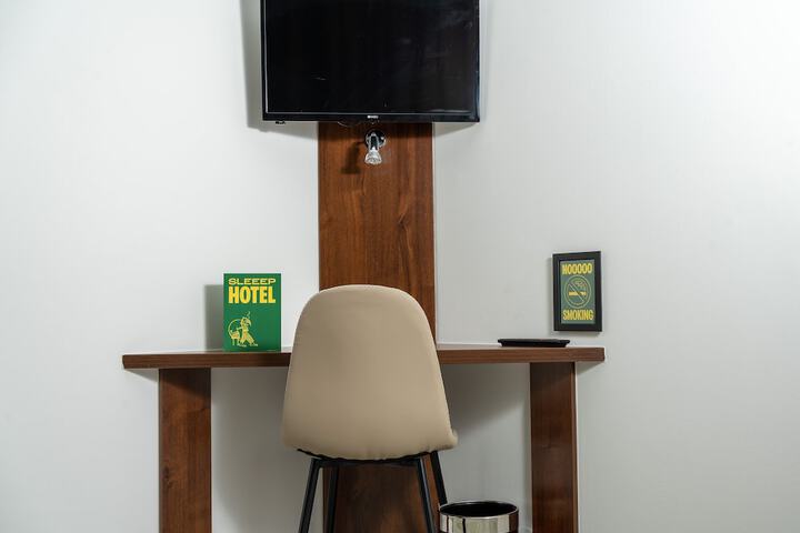 Room 11 of 31