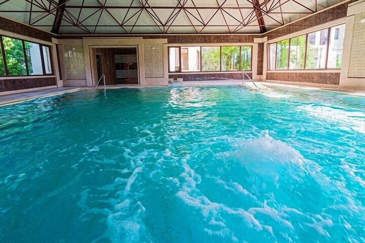 Pools & Facilities