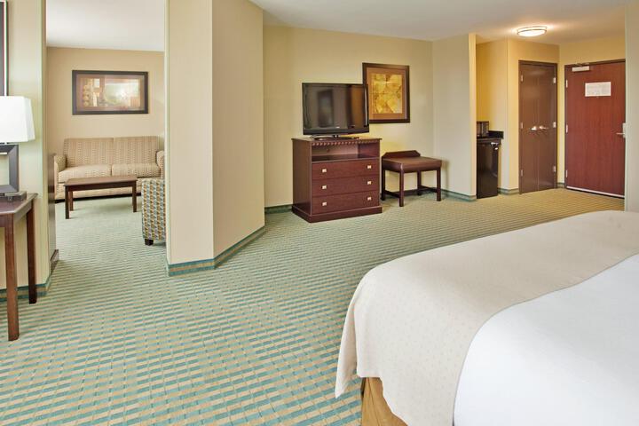 Standard King Bed Accessible (1 of 21)
