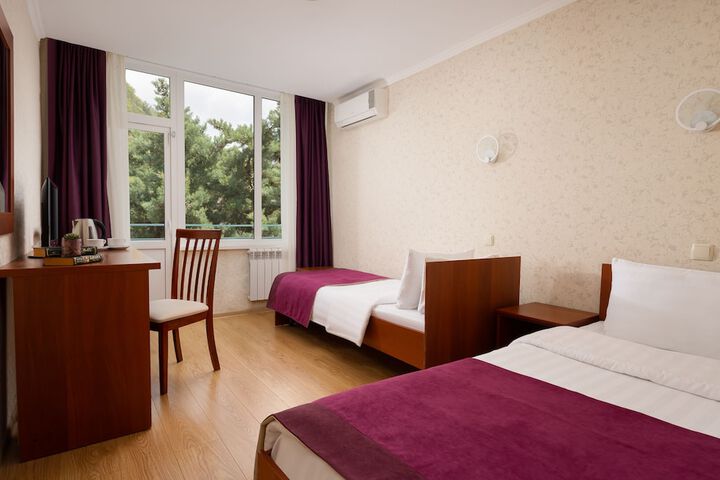 Room 28 of 65