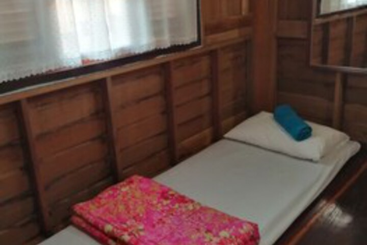 Room 34 of 110