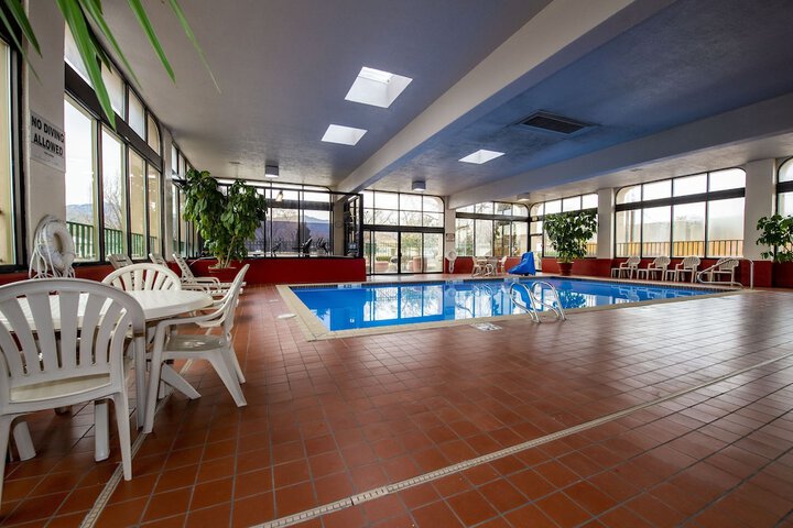 Pool 41 of 68