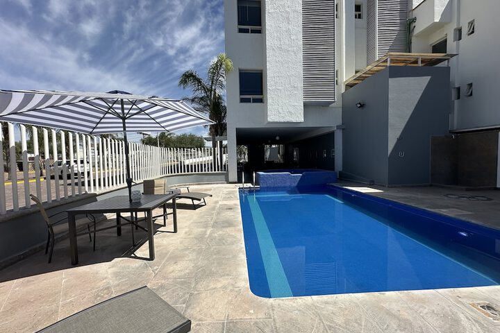 Pool 60 of 166