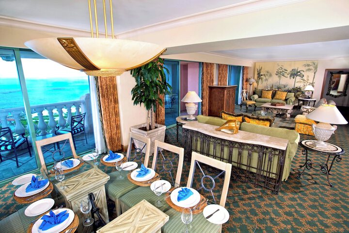 Room 32 of 122
