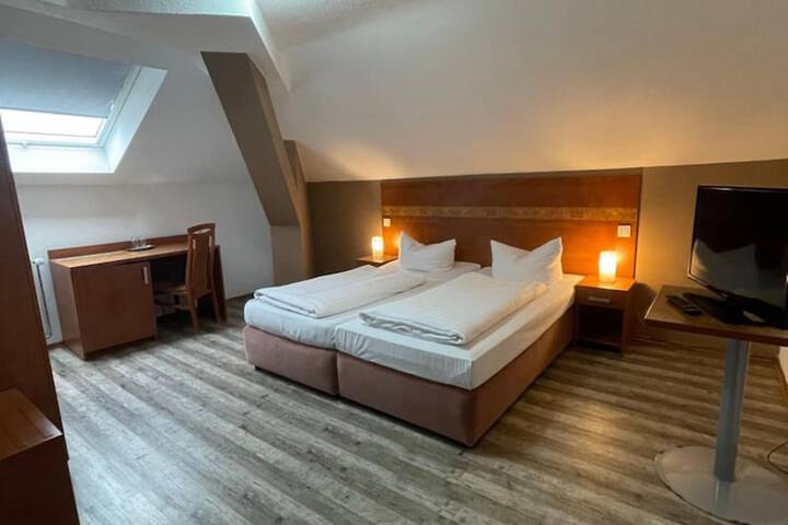 Room 14 of 24