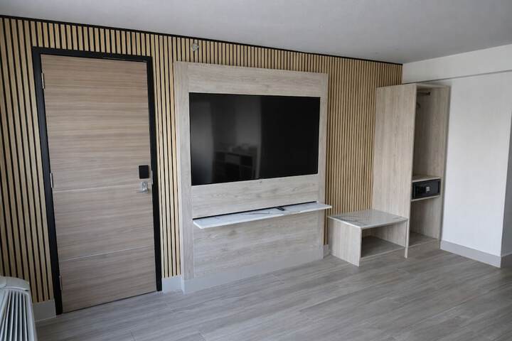 Room 8 of 15