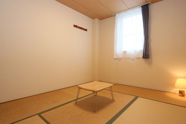 Room 3 of 9