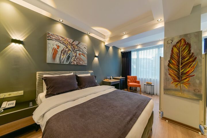 Room 8 of 34