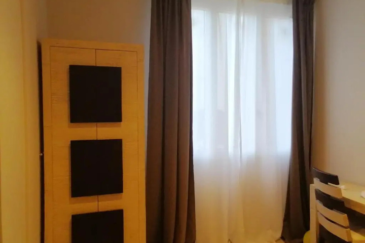 Room 2 of 14