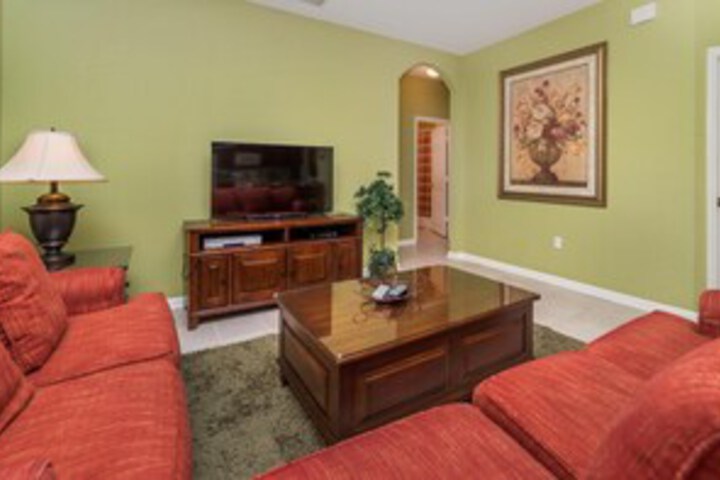 Room 9 of 38