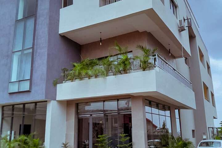 Greywood Hotel and Apartments