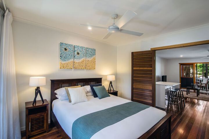 Room 4 of 207