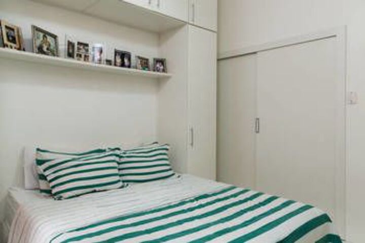 Room 10 of 17