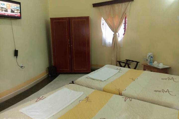 Room 13 of 30