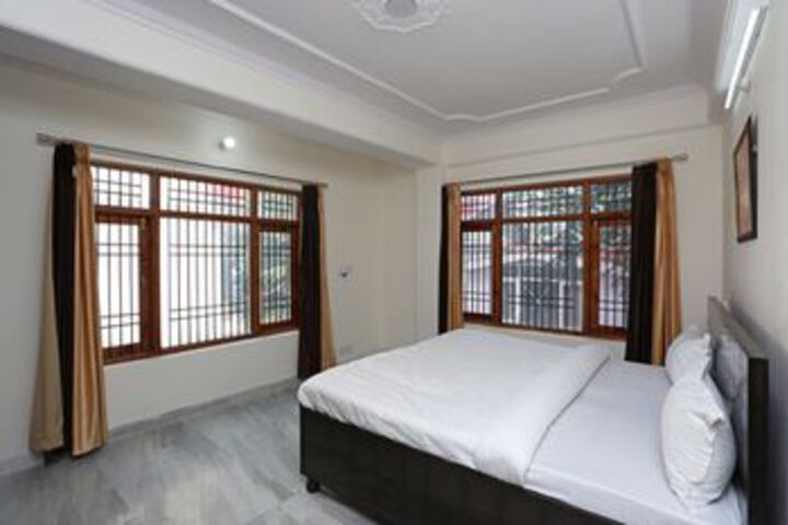 Oyo 9102 Home Cozy 3Bhk Near Mall Road