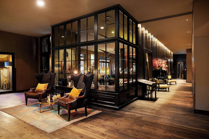 Lobby Entry