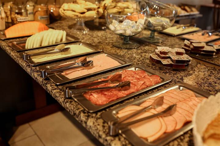 Dining 59 of 63