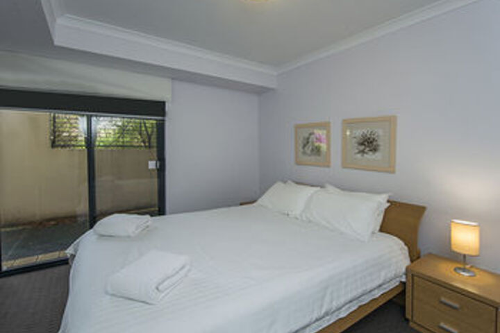 Room 13 of 36