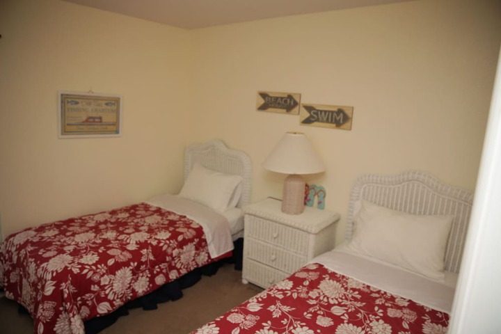 Room 8 of 25
