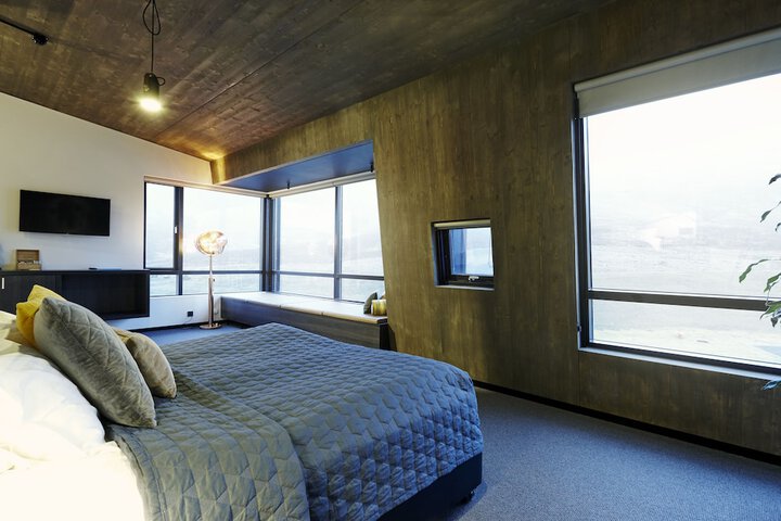 Room 32 of 76