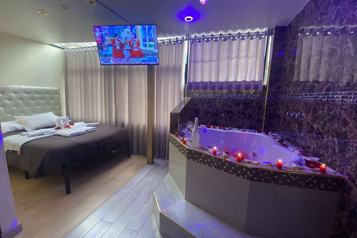 Room 2 of 21